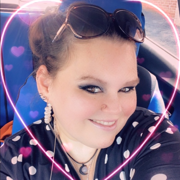 Meet your Posher, Rae - Picture 13 of 16